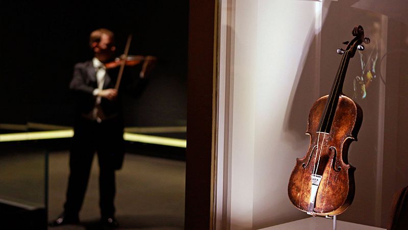 Un millón de euros por el violín que sonó durante el hundimiento del Titanic