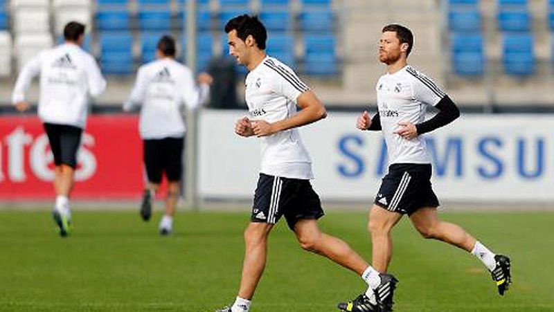 Xabi Alonso ya se entrena a pleno rendimiento