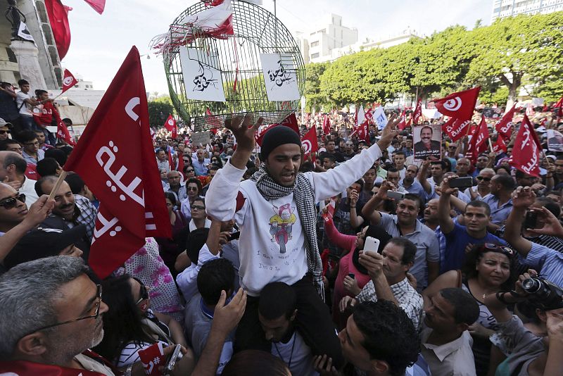 Mueren seis agentes y un supuesto terrorista en un enfrentamiento en Túnez