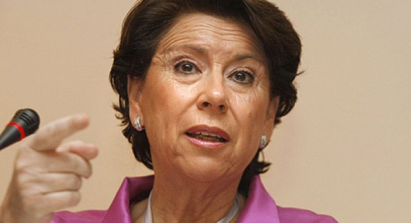 La Audiencia de Sevilla revoca parcialmente la imputación de Magdalena Álvarez por los ERE