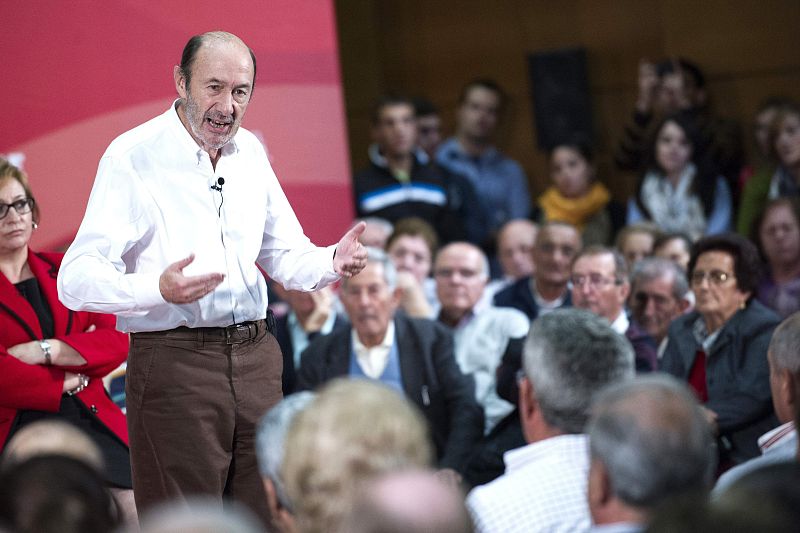 Rubalcaba dice que la reforma de las pensiones "vivirá lo que viva el Gobierno del PP"