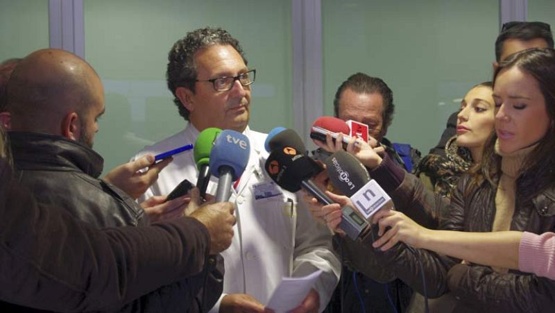 El minero más grave está sedado con ventilación asistida pero los médicos ven "esperanza"