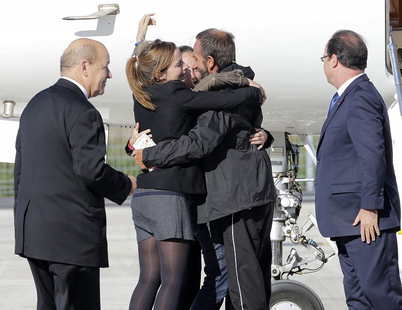 Llegan a Francia los cuatro franceses liberados tras pasar tres años en manos de Al Qaeda