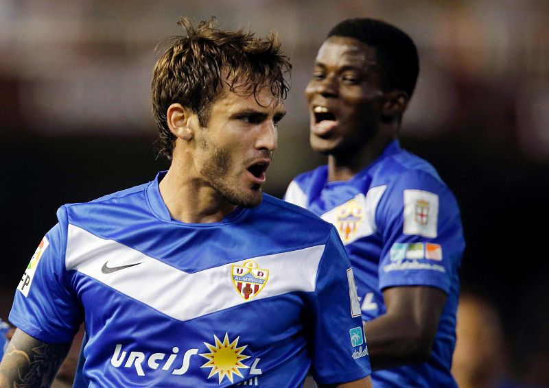 El Almería de Francisco se arma de moral a costa del Valencia de Djukic