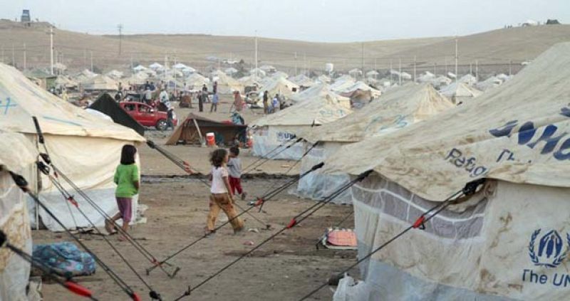 Miles de desplazados sirios son rechazados en la frontera de Jordania, según denuncia AI