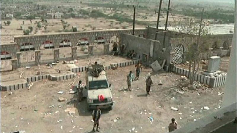 Mueren 26 personas en Yemen en un ataque de rebeldes chiíes contra una ciudad suní