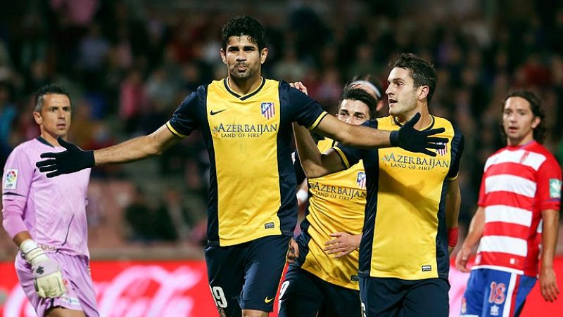 El Atlético de Madrid vence al Granada gracias dos penaltis y acecha al Barça