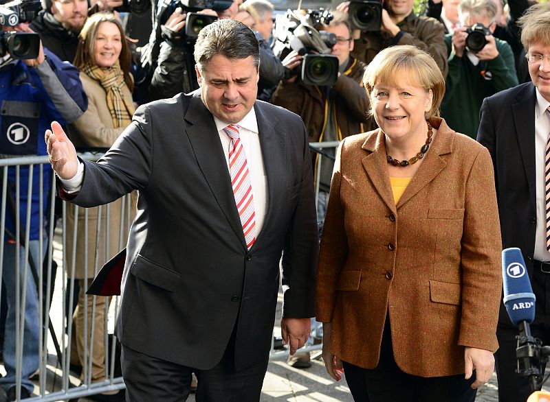 El SPD preguntará a sus afiliados antes de formar coalición con Merkel