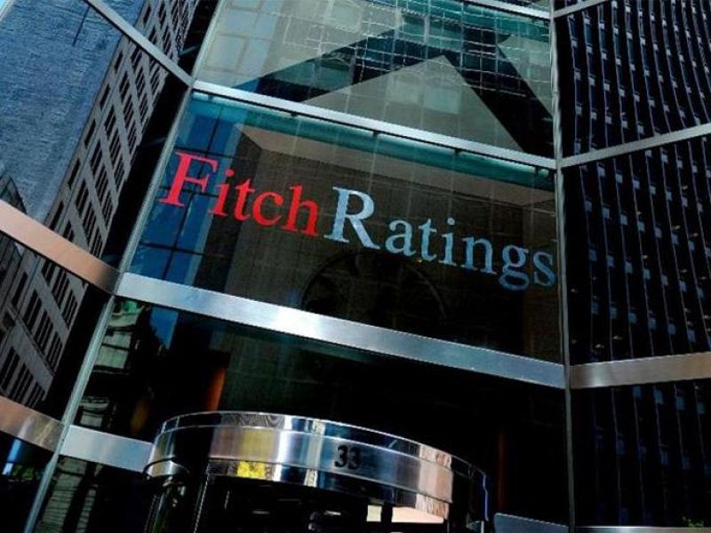 Fitch eleva de negativa a estable la perspectiva de la deuda española