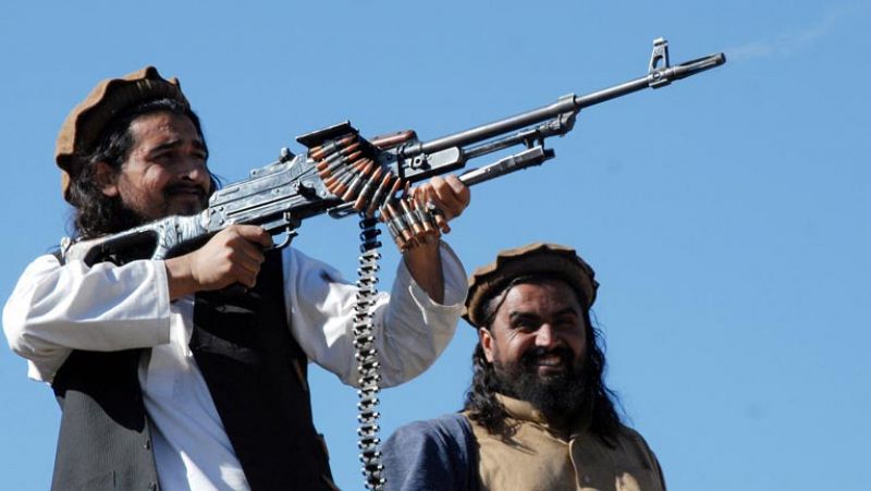 El líder de los talibanes de Pakistán muere por el ataque de un "drone" de EE.UU.