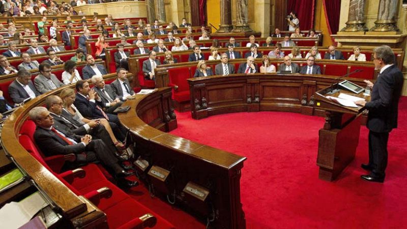 Cataluña recurrirá a privatizaciones, nuevas tasas e impuestos en los presupuestos de 2014