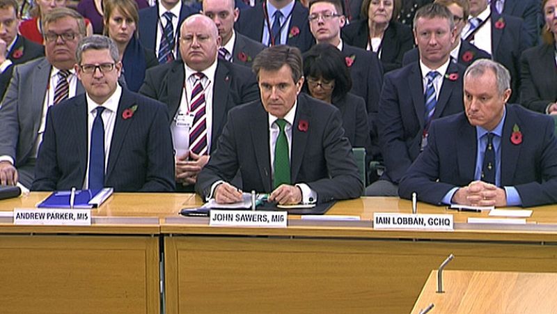 El jefe del espionaje británico: "Al Qaeda se frota las manos con las revelaciones de Snowden"