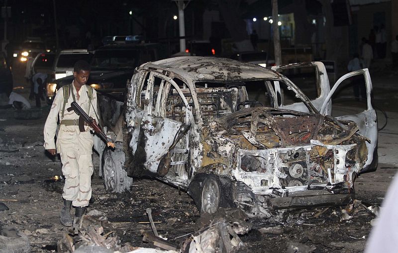 Al menos cuatro muertos en un atentado suicida contra un hotel de Mogadiscio