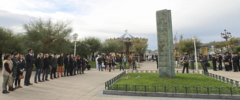 El Parlamento Vasco celebra el 'Día de la memoria' de las víctimas con la ausencia del PP y UPyD