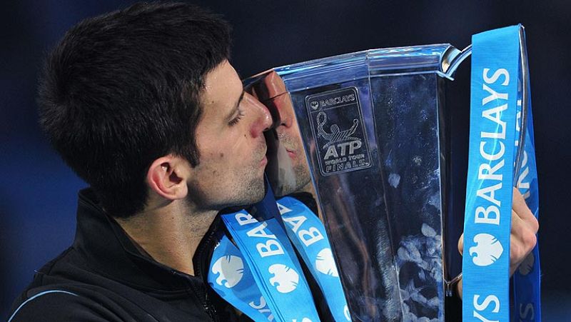 El 'maestro' Djokovic empequeñece a Nadal