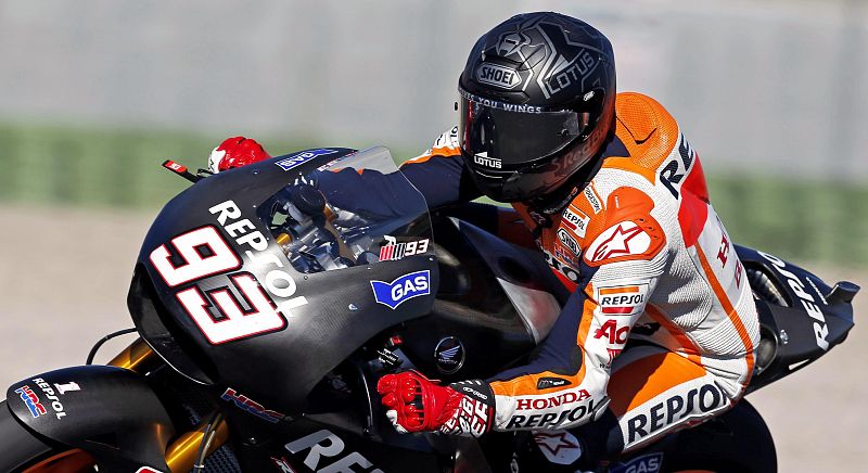 El campeón Márquez estrena su moto de 2014 con el mejor tiempo en Valencia