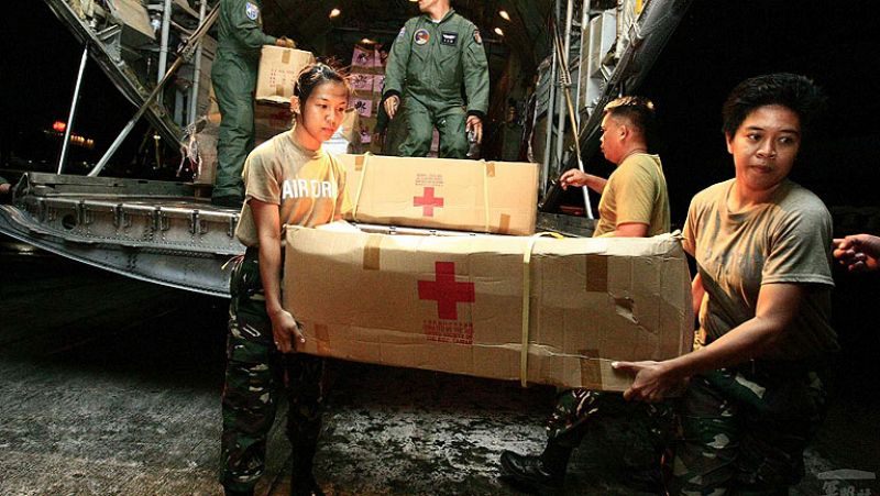 ACNUR: La "crisis de Filipinas es de proporciones gigantescas" tras el paso del tifón Haiyan