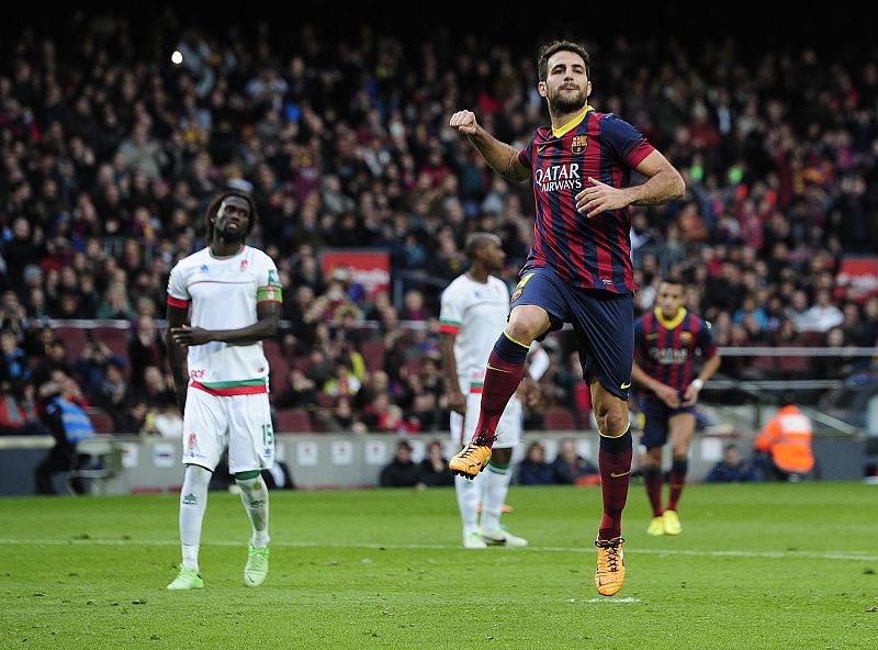 El Barça se sobrepone a las bajas y tumba al Granada con una descafeinada goleada