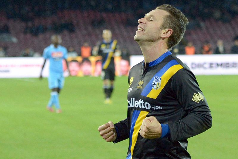 Cassano asalta San Paolo y el Milan sigue sin despertar