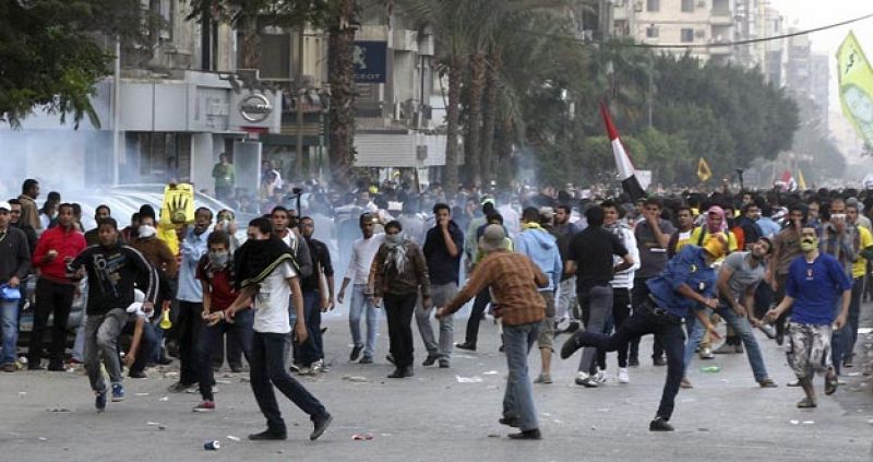 El presidente interino de Egipto ratifica una polémica ley que limita las protestas