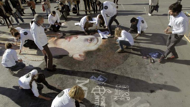 "No permitas que tu novio te grite, controle tu vida y te coarte", advierte la Policía a las más jóvenes