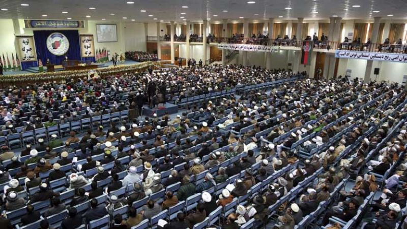La Asamblea afgana aprueba la presencia de tropas de EE.UU. hasta 2024 pese al recelo de Karzai