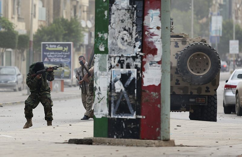 Libia decreta el estado de alarma en Bengasi por los enfrentamietos con grupos islamistas