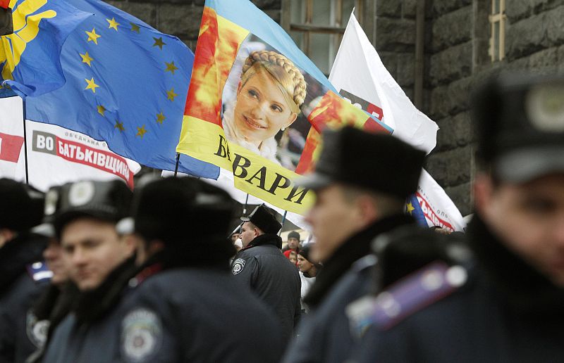 Ucrania negociará con Rusia para mejorar sus relaciones tras el 'no' a la UE