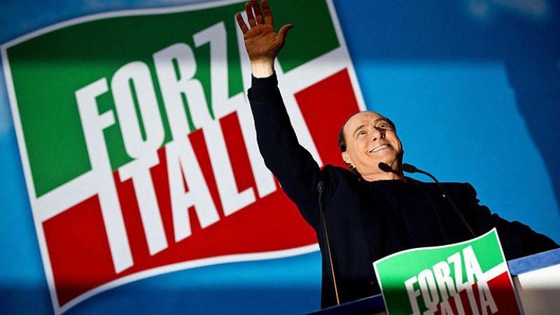 Adiós a dos décadas políticas de Silvio Berlusconi