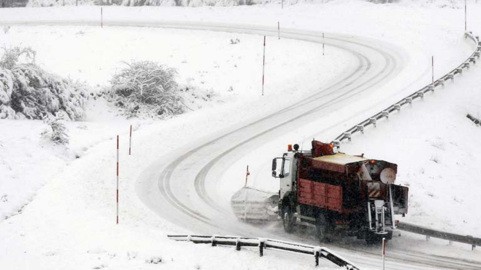 España amanece nevada en el día más frío del otoño