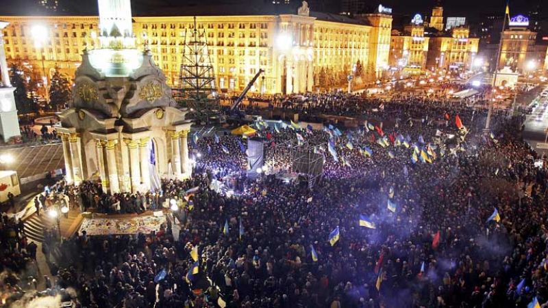 Decenas de heridos y detenidos en una nueva protesta proeuropea en Kiev