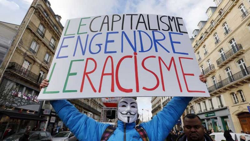 Miles de personas se manifiestan contra la "deriva racista" en Francia