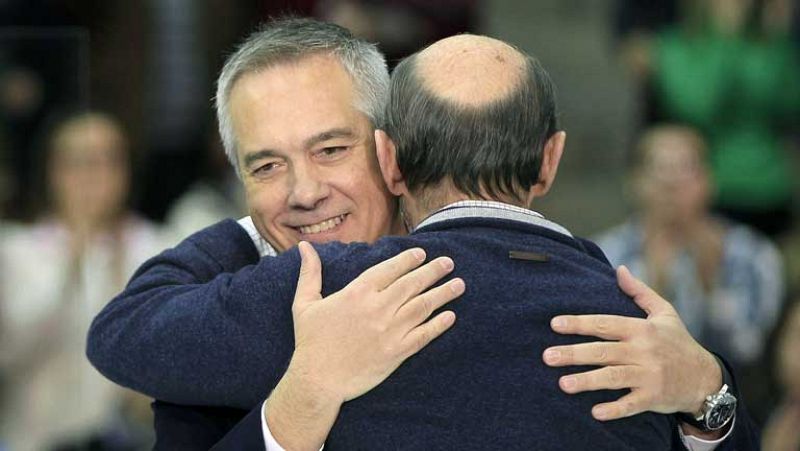 Rubalcaba defiende la reforma federal ante los "separadores y los separatistas"