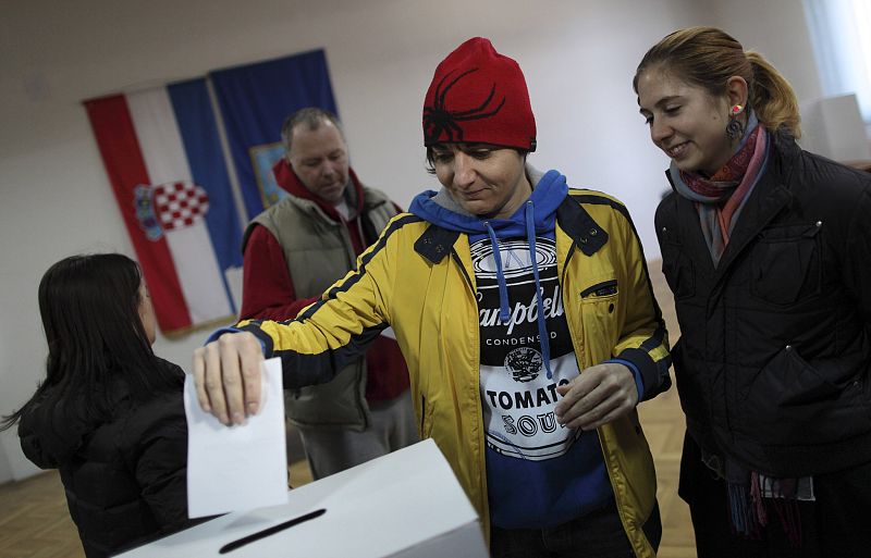 Croacia aprueba en referéndum una propuesta para que solo puedan casarse los heterosexuales