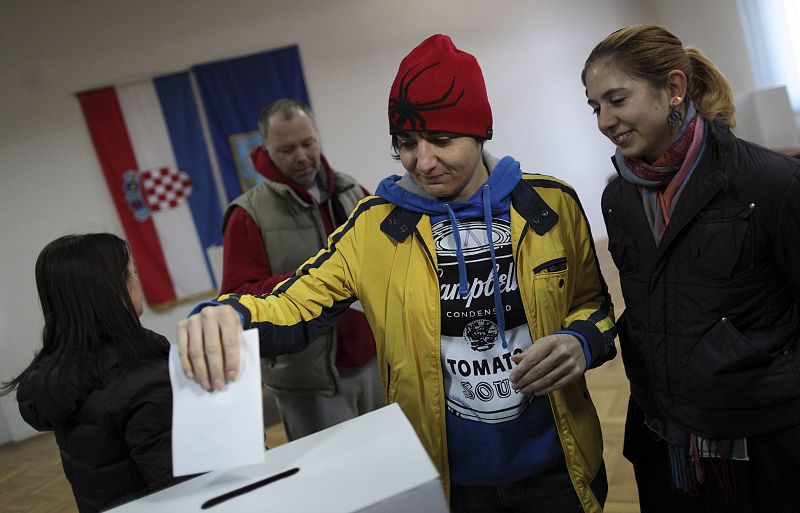 Croacia aprueba en referéndum una propuesta para que solo puedan casarse los heterosexuales