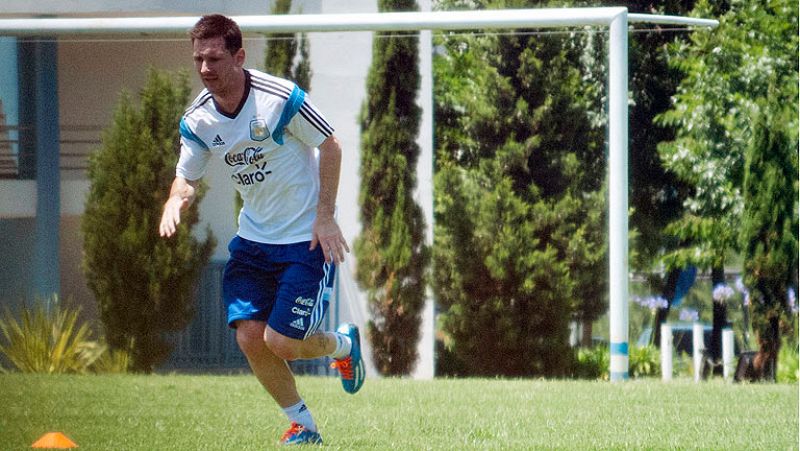 Messi entrena en Buenos Aires para continuar con su recuperación