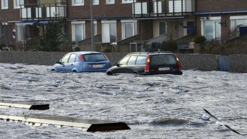 El temporal pone en alerta el norte de Europa y causa al menos nueve muertes