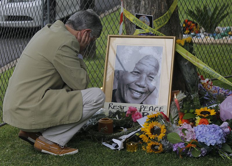 Los funerales de Mandela serán el 10 de diciembre en el estadio de Johannesburgo  y el 15 en Qunu