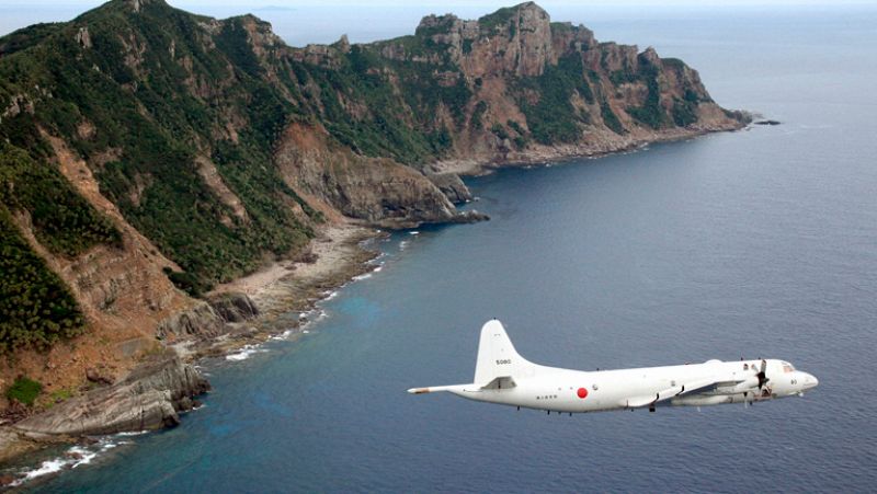 Corea del Sur responde a China y amplía su zona de defensa aérea hacia el sur