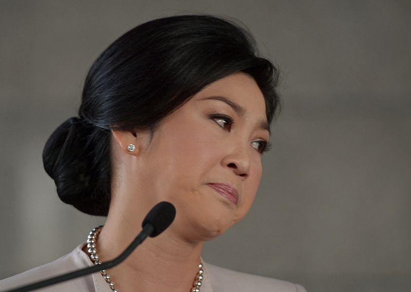 La primera ministra de Tailandia ruega a los manifestantes que cesen su acoso