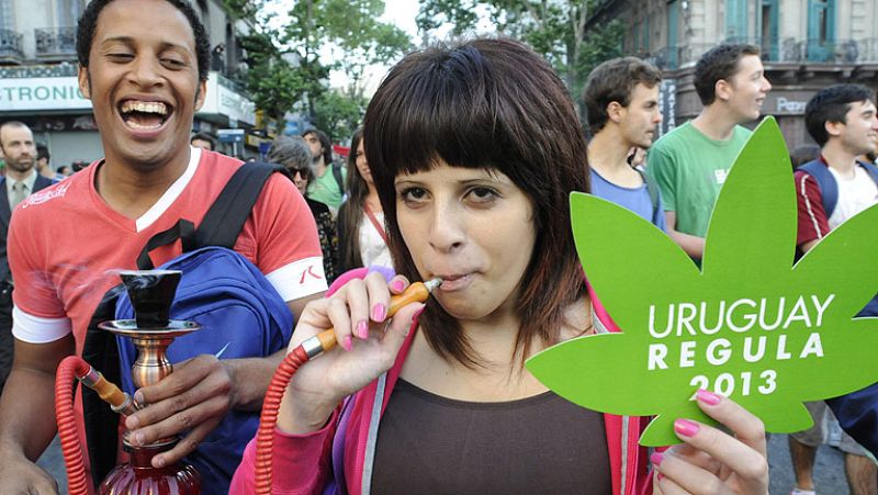 Uruguay se convierte en el primer país que legaliza la producción y venta de marihuana