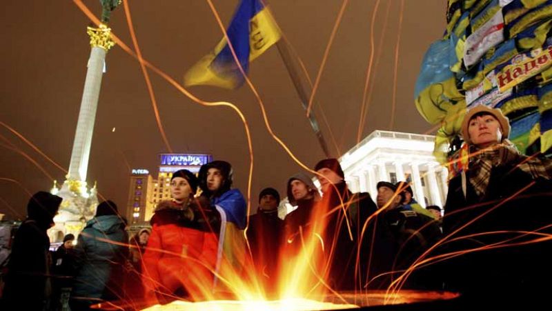 La UE y Ucrania suspenden los trabajos para su acuerdo mientras Kiev vive otra protesta masiva