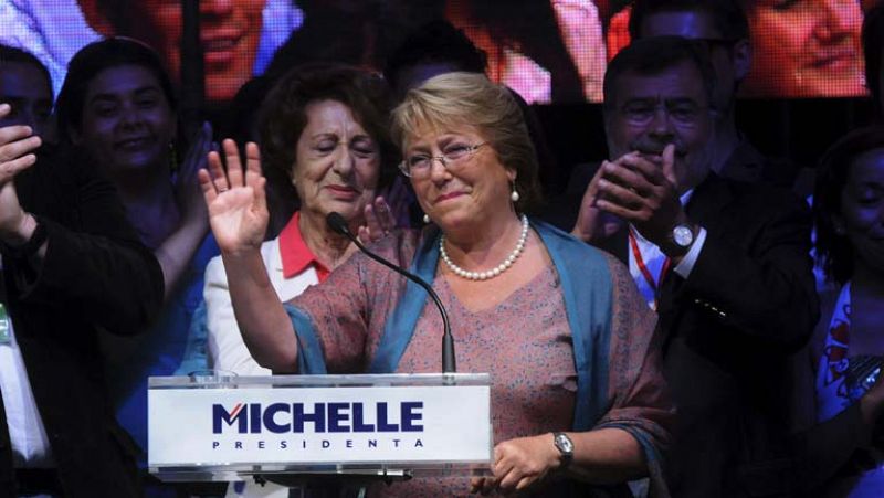 Bachelet gana la segunda vuelta de las elecciones en Chile con una elevada abstención