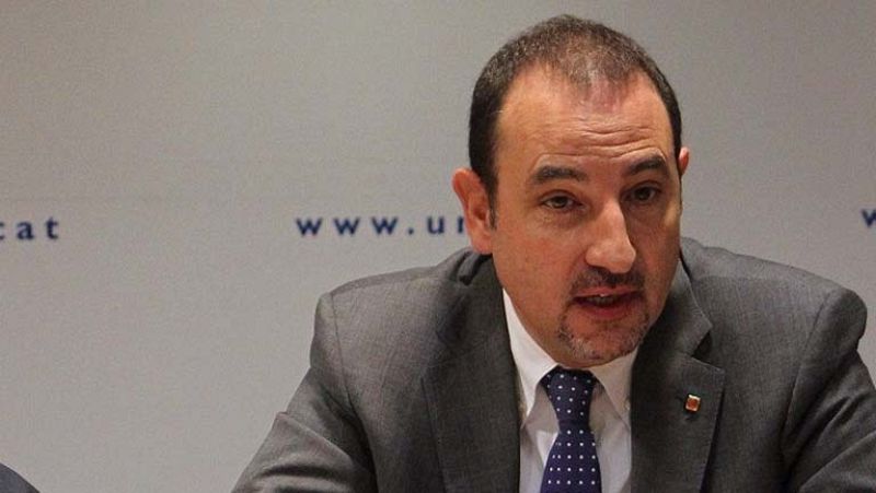 Críticos del PSC reclaman a Navarro que rectifique su rechazo a la pregunta de la consulta