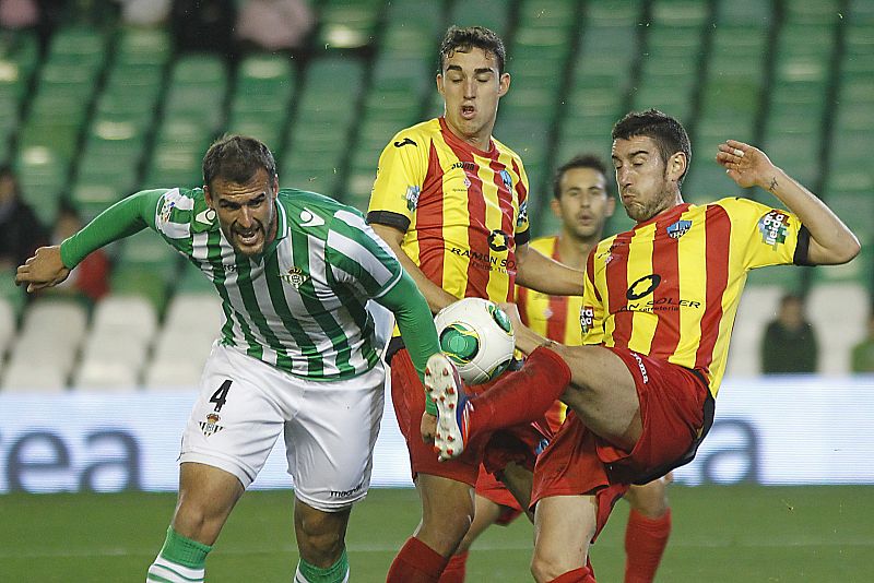 El Betis, sufre; la Real Sociedad, golea; y el Almería, cumple