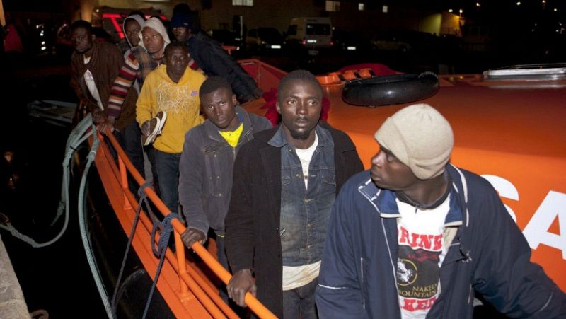 Interceptada una patera con 41 inmigrantes frente a las costas de Granada