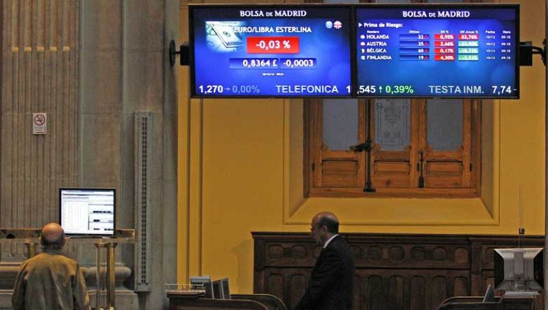 El Tesoro capta 2.541 millones en bonos en la última subasta del año y baja el interés