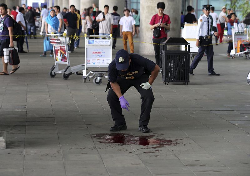 Muere un alcalde filipino y otras tres personas en un tiroteo en el aeropuerto de Manila