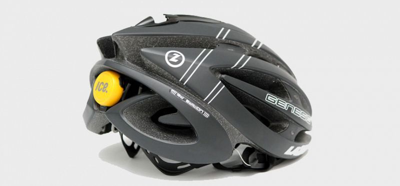 Un casco de bicicleta conectado al móvil que llama a emergencias si tienes un accidente