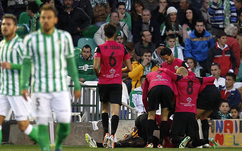 El Almería profundiza en la crisis del Betis